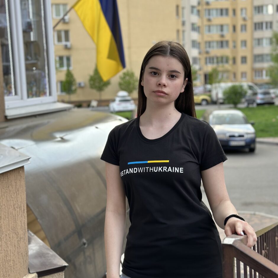Футболка жіноча “SWU” чорна