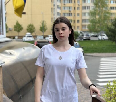 Футболка жіноча “Тризуб 1” біла