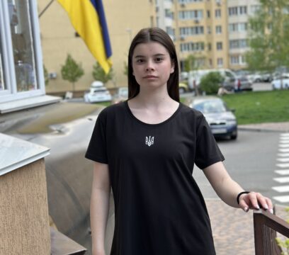 Футболка жіноча “Тризуб 1” білий