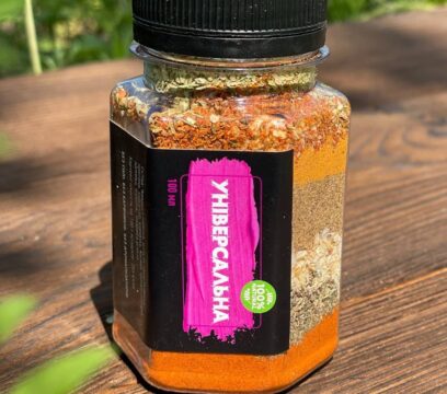 Спеції у баночках в асортименті