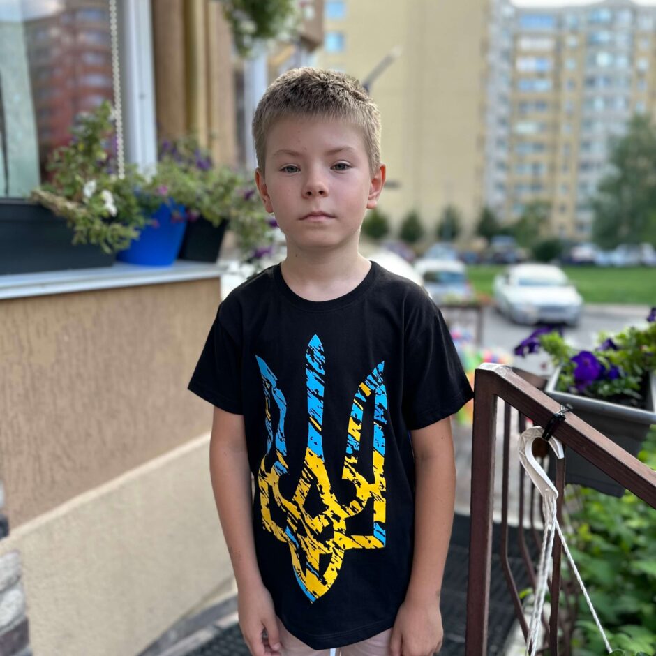 Футболка дитяча “Тризуб” чор.