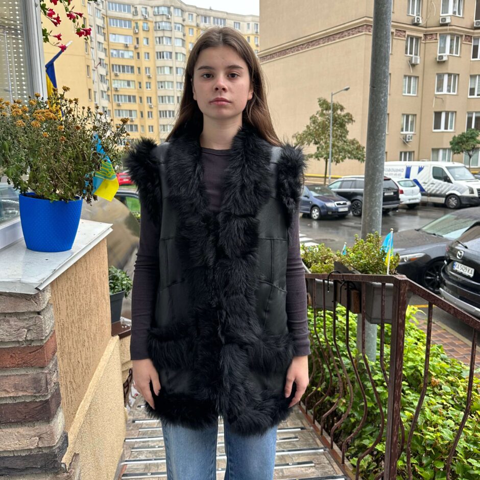 Безрукавка з натуральної шкіри (чорна)