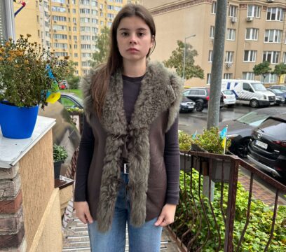 Безрукавка з натуральної овечої шкіри (коричнева)