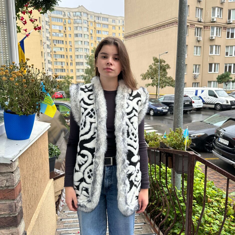 Безрукавка з овечої вовни (драп)