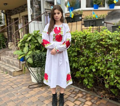 Вишита сукня “Троянди” коротка